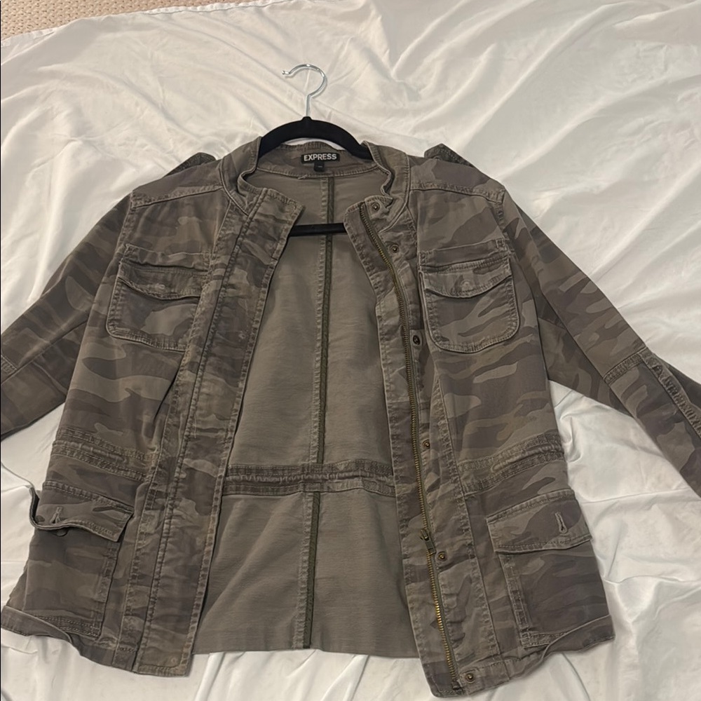 Express Women's Utility Jacket in Camouflage